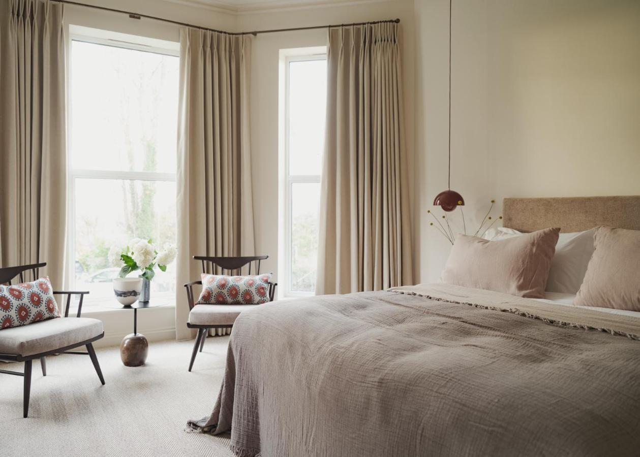 Leighton House - Boutique Guesthouse Bath Exterior photo A bedroom at the Hotel