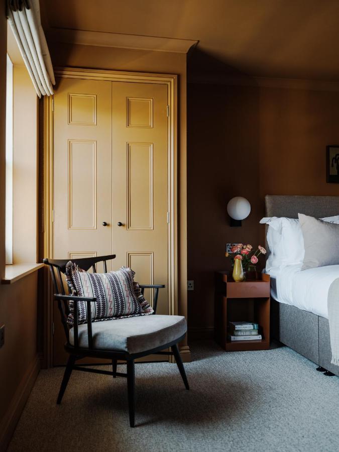 Leighton House - Boutique Guesthouse Bath Exterior photo A bedroom at the Hotel