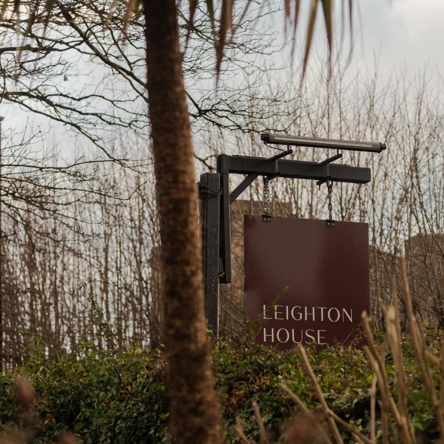 Leighton House - Boutique Guesthouse Bath Exterior photo Leighton House sign